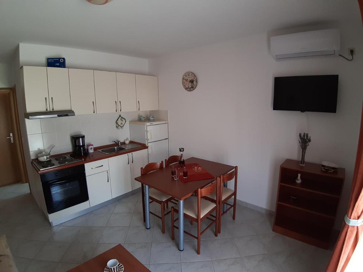 Apartments Mihael Malinska Exterior foto
